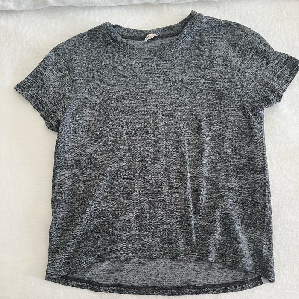 Lululemon workout shirt. Heather grey. Size 4